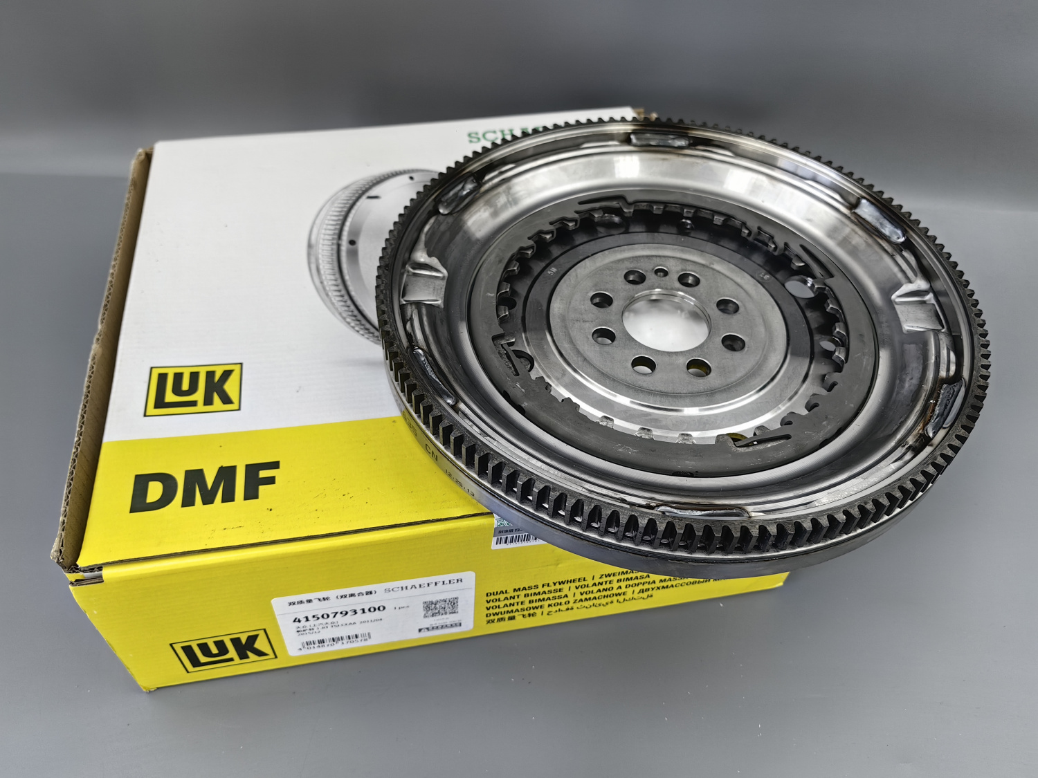 Двухмассовый маховик DQ200 (8/129) LUK 415079310